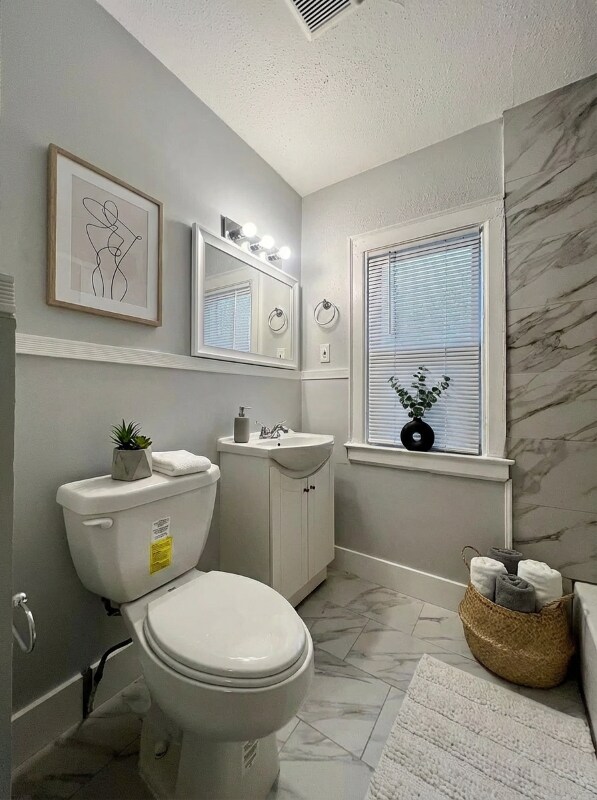 Building Photo - 177 W Rundell St