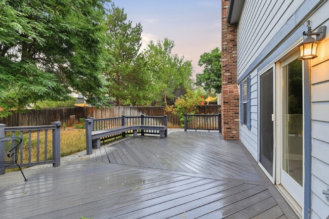 Building Photo - $2,645.95, 4-bed, 2.5-bath located in Centennial with a fenced backyard.