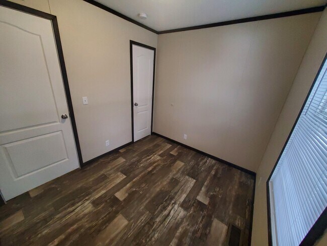 Building Photo - 4 Canary Hill Dr