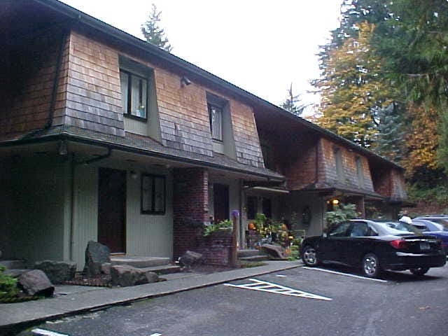 Primary Photo - 20621 Calhoun Rd