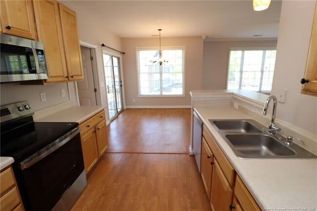 Building Photo - 2121 Kudrow Ln