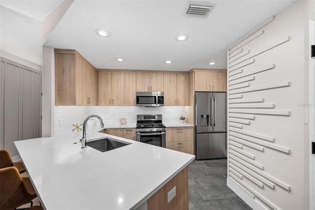 Building Photo - 9821 SW 34th Rd