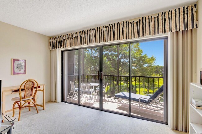 Building Photo - 300 N Hwy A1A