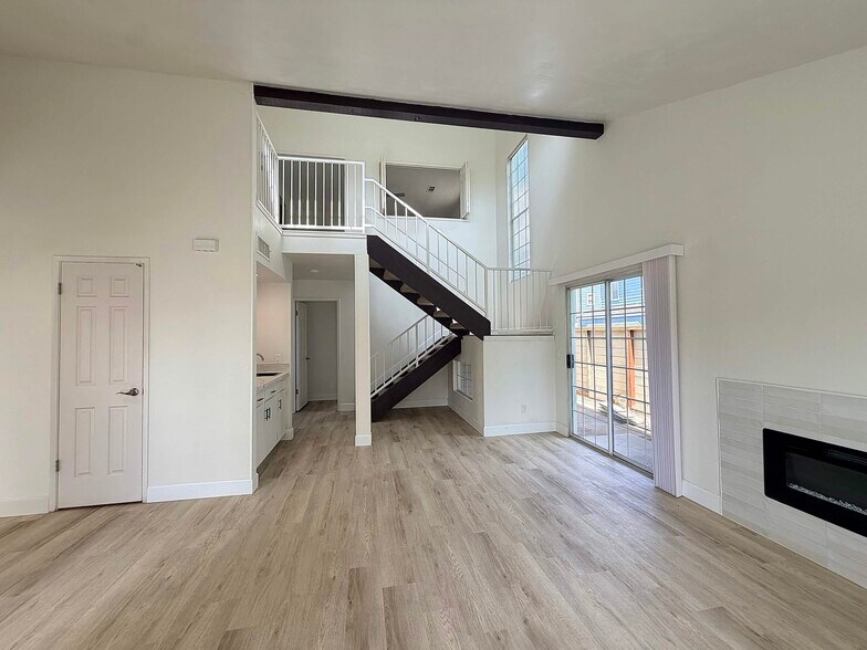 Building Photo - 1448 Plymouth Rock Way