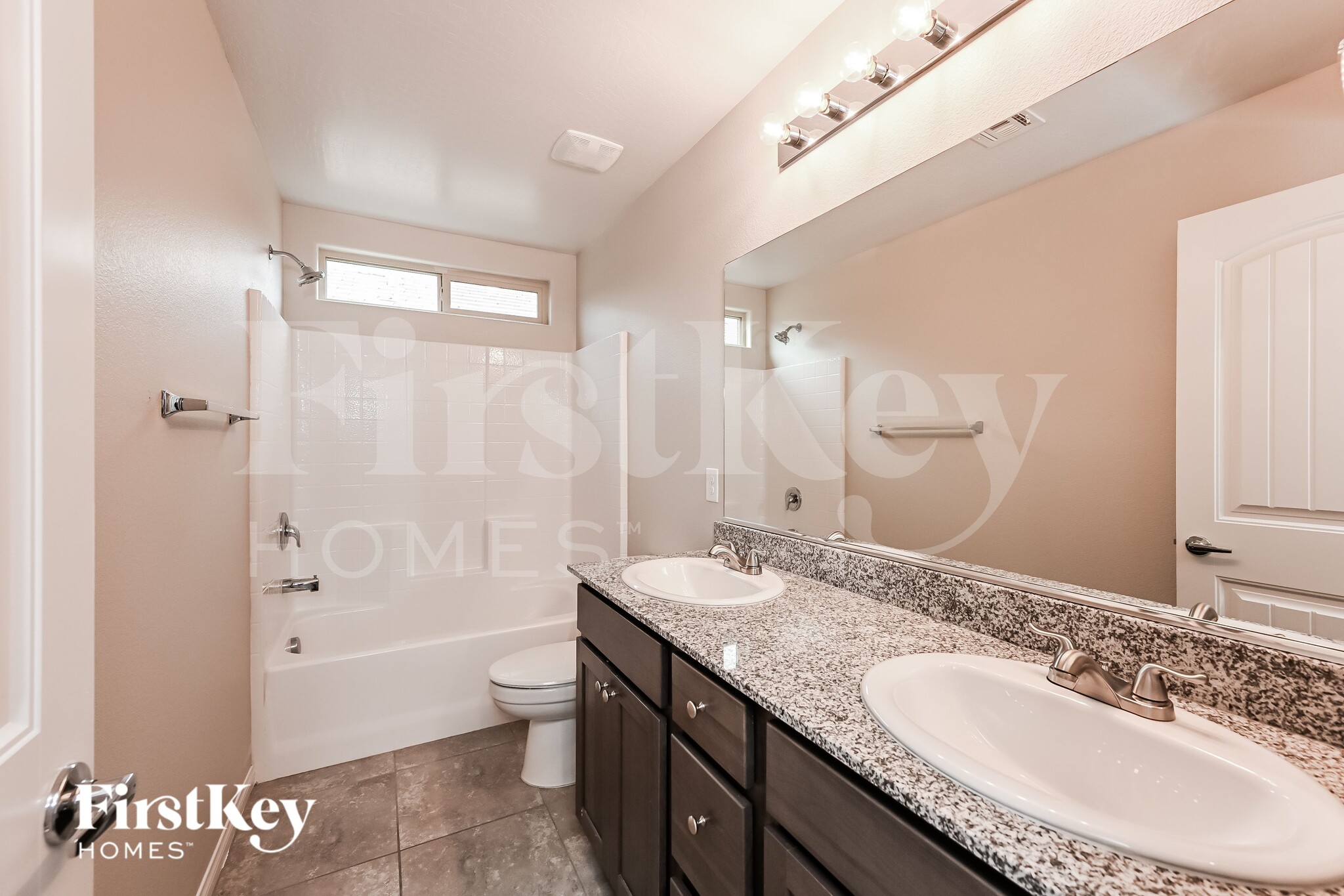 Building Photo - 9228 S Park St