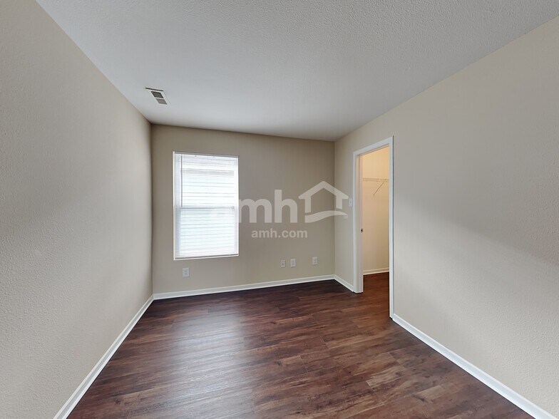 Building Photo - 8349 Sansa St