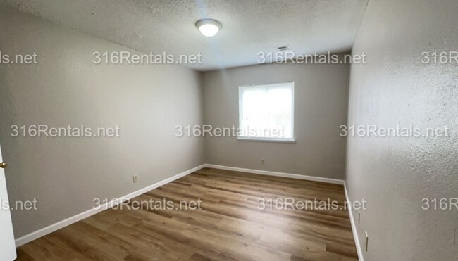 Building Photo - $745 - COMING SOON! Accepting SECTION 8/ Housing Voucher 3 bedroom / 1 bathroom - Remodeled Apart...