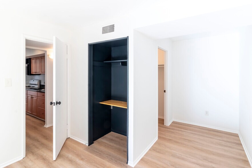 Building Photo - 104 Birch St