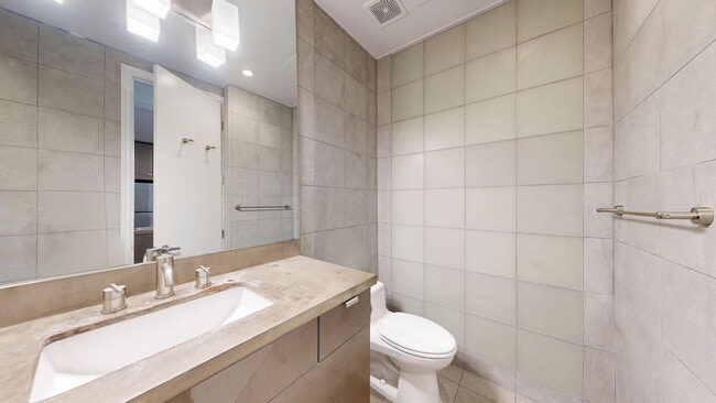 Building Photo - 1048 Pacific Ave