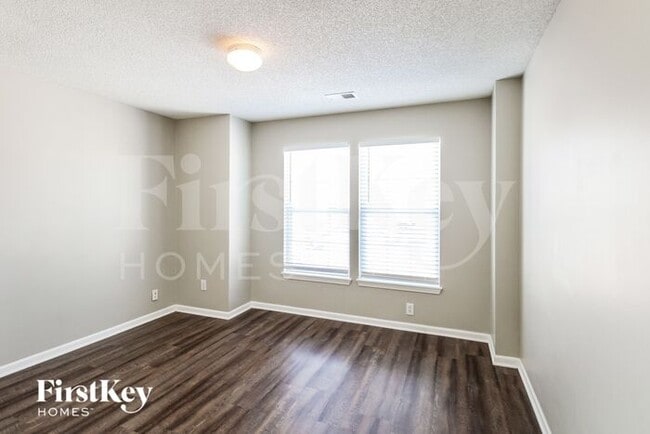 Building Photo - 909 NE 93rd Ct