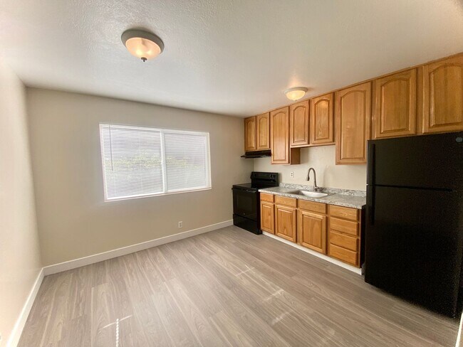 Building Photo - 33935 13th St