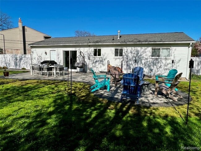 Building Photo - 9768 Lincoln Ct