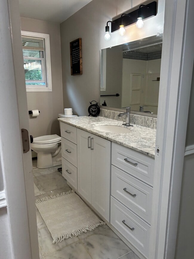 Building Photo - 14834 Hawkins Rd