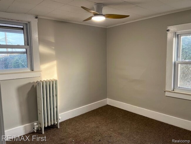 Building Photo - 118 Potter Ave