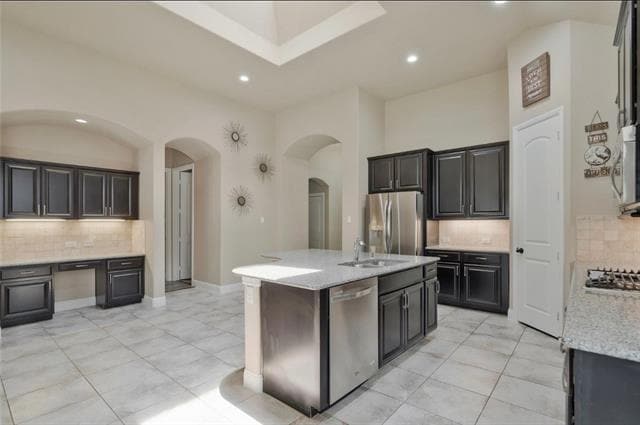 Building Photo - 855 Forest St