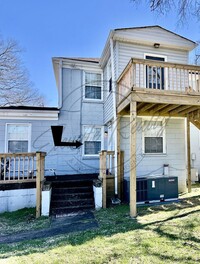 Building Photo - HOT LISTING in Edgehill Neighborhood! TWO ...