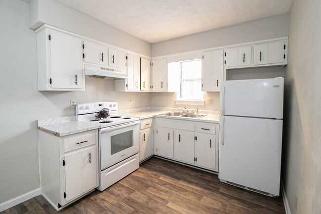 Building Photo - 13-413 Thompsonville Ln