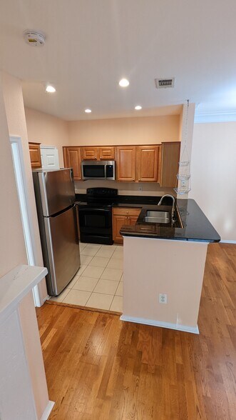 Building Photo - 1570 Spring Gate Dr