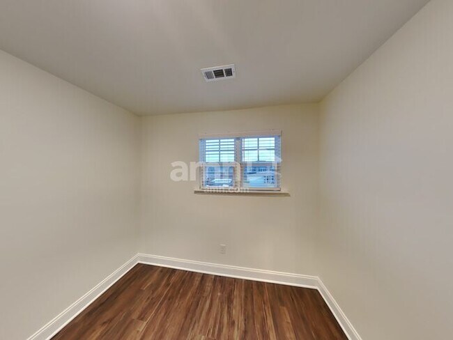 Building Photo - 5309 Virtue Ave
