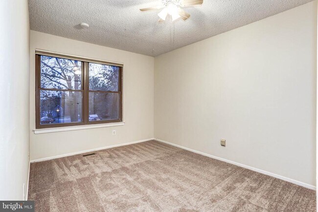 Building Photo - 20573 Summersong Ln