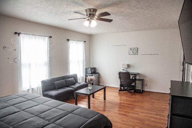 Building Photo - 6009 Monroe Crossing