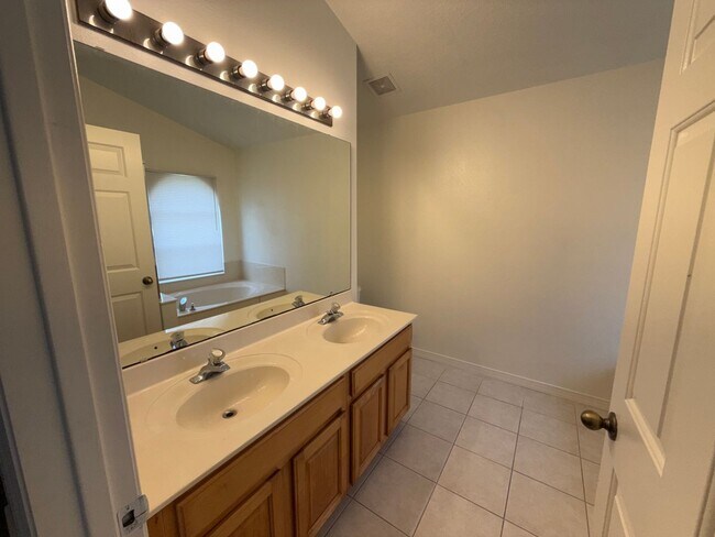 Building Photo - 12464 Castlemain Trail