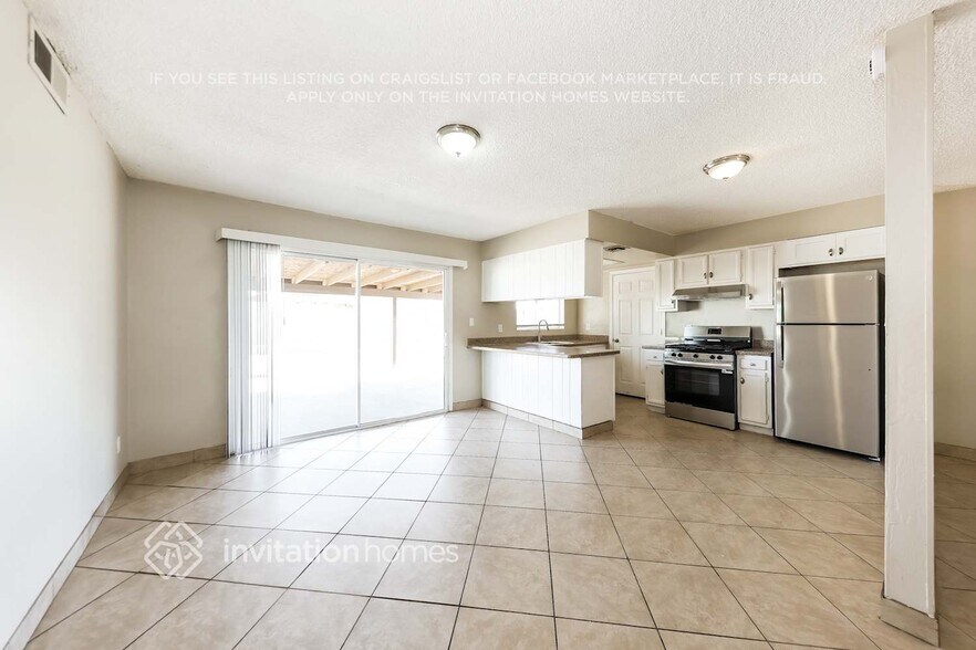 Building Photo - 18401 N 17th Ave