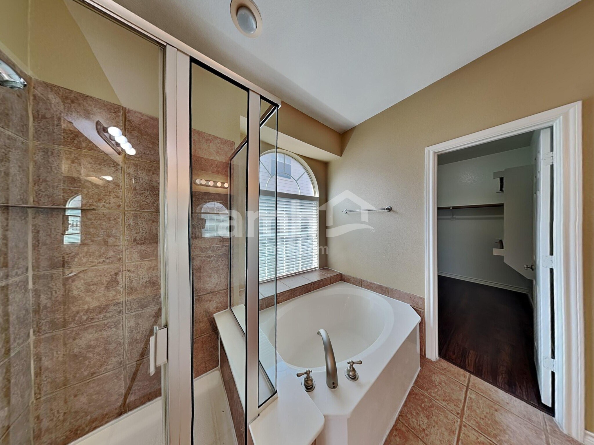 Building Photo - 107 Monticello Dr