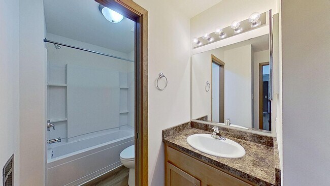 Building Photo - RENOVATED Lower 1 Bedroom 1 Bathroom Apartment Available