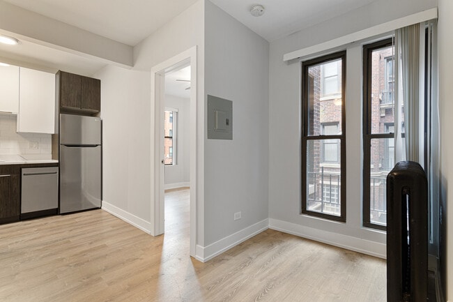 Building Photo - 1653 W Jonquil Terrace