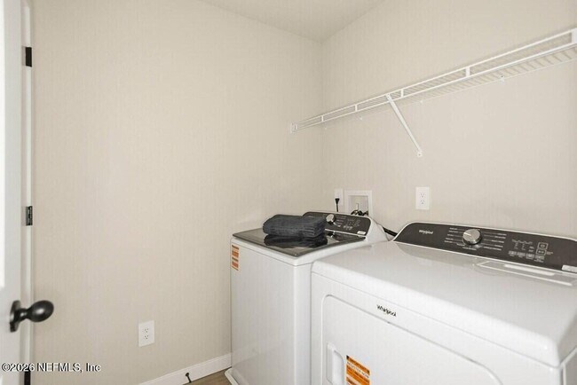 Building Photo - 3608 YORK Ln