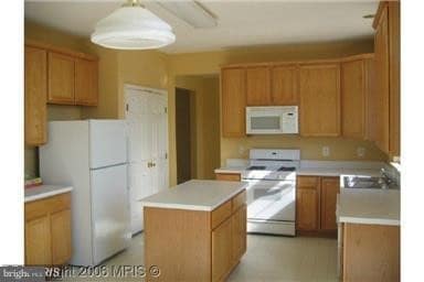 Building Photo - 2025 Germander Way