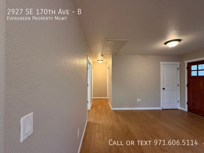 Building Photo - 2927 SE 170th Ave