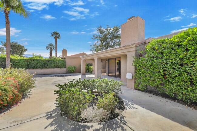 Building Photo - 44049 Elba Ct