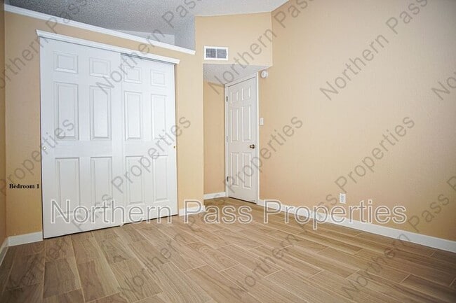 Building Photo - 284 Sandy Hills Ln