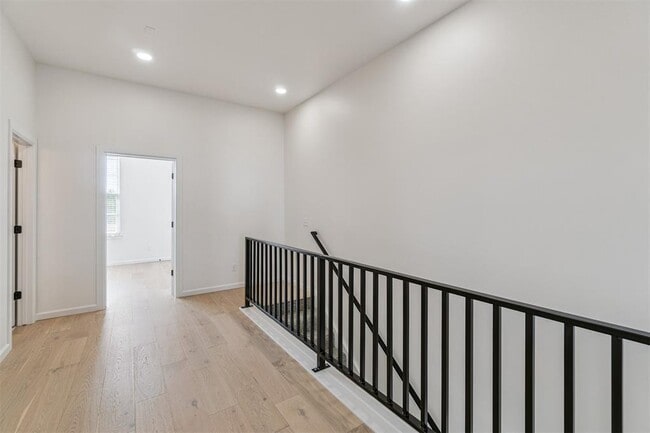 Building Photo - 18814 Selah Wy