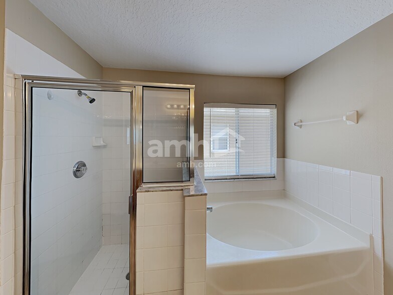 Building Photo - 30949 Midtown Ct