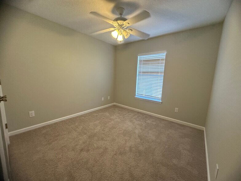 Bedroom #3 - 1500 Calming Water Dr