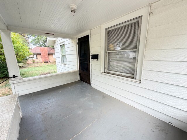 Building Photo - 840 Martin St