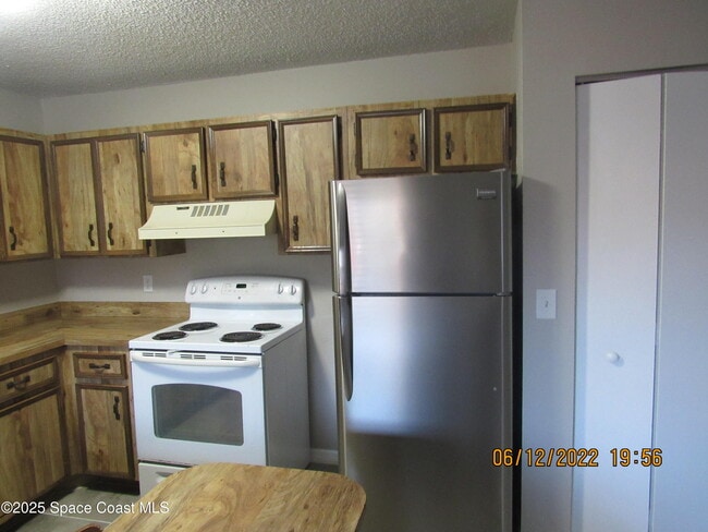 Building Photo - 1712 Stewart Pl