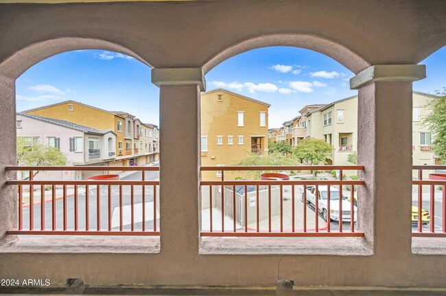 Building Photo - 2150 W Alameda Rd