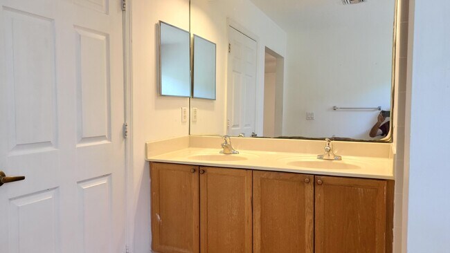 Building Photo - 4088 Lake Tahoe Cir