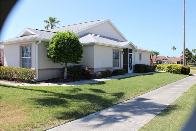 Building Photo - 1702 Fairway Trce