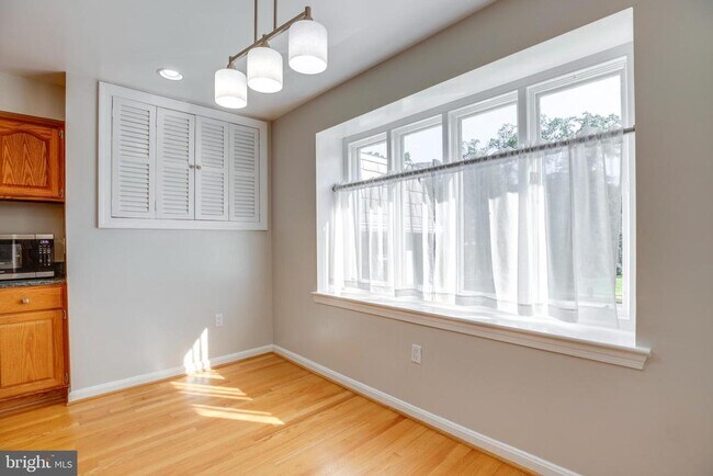 Building Photo - 1208 Forestwood Dr