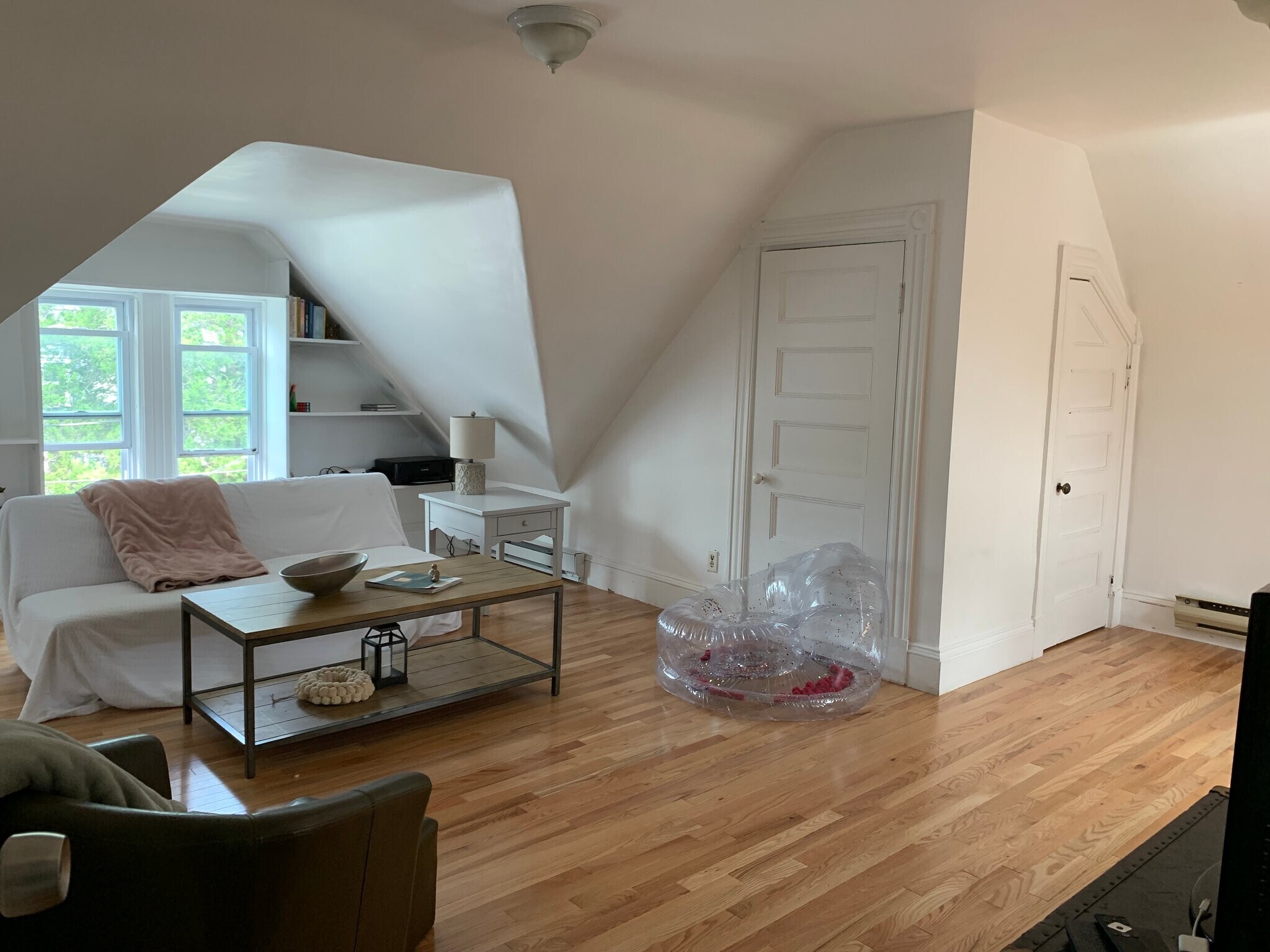 Building Photo - 16 Falkland St