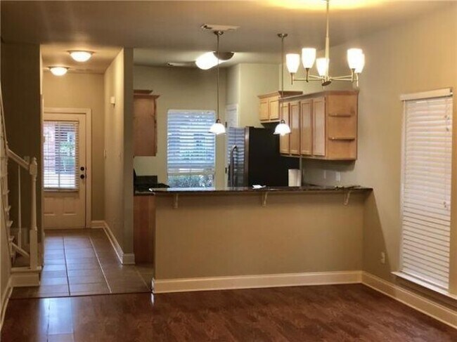 Building Photo - 162 Emerald Oaks Dr