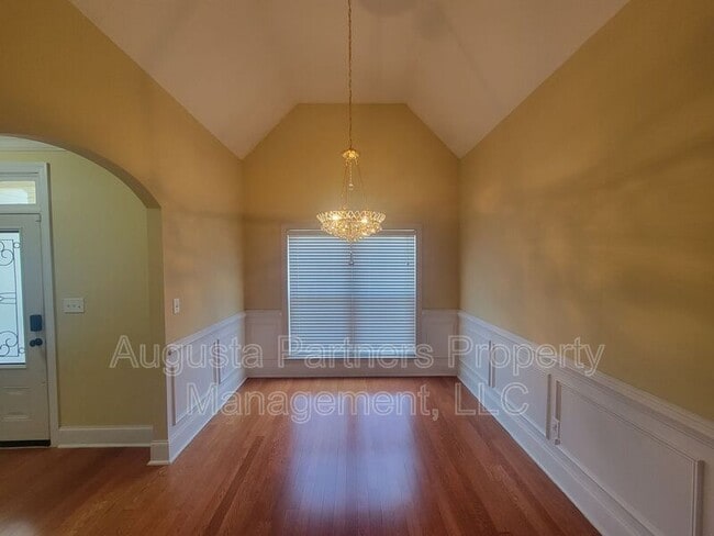 Building Photo - 1010 Barrett Dr