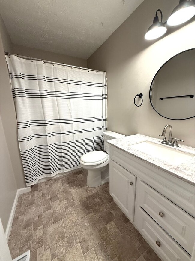 Building Photo - 3 Bedroom Townhome located walking distance to Downtown Woodstock!