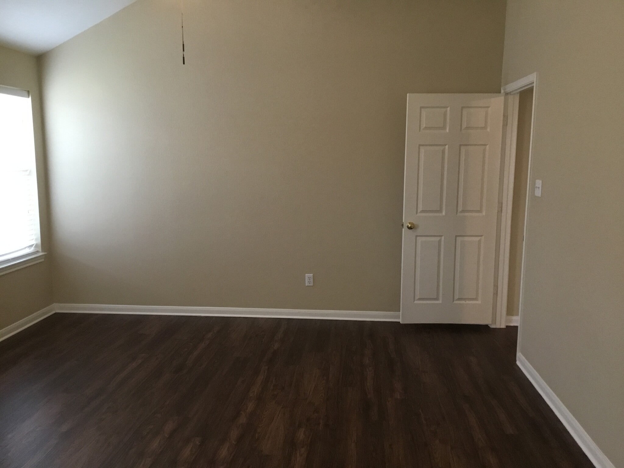 Building Photo - 275 Goldenrod St