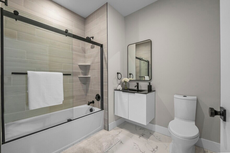 Building Photo - 2021 Jones Rd